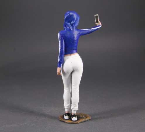 1:18 Selfie Girl - Handgemacht - 3D - Unikate -